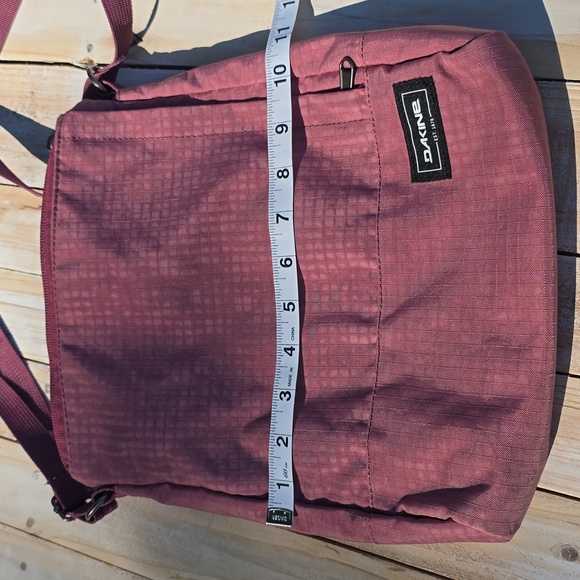 Dakine Jordy Crossbody Bag Mauve - Picture 10 of 12